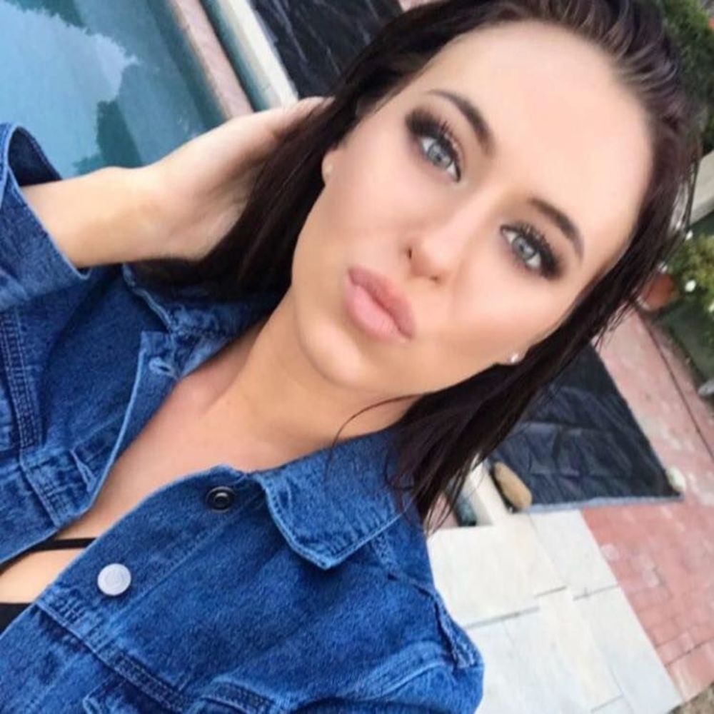 Meet your Posher, Ashley